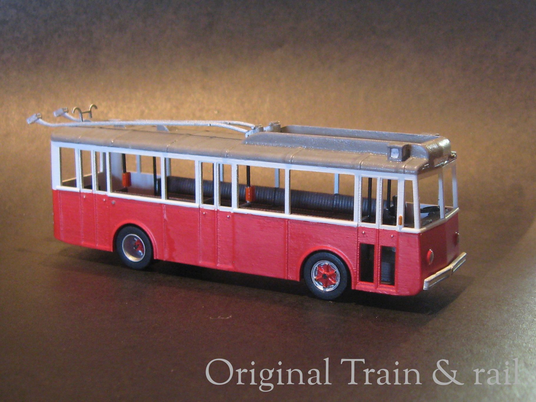 Modellbau Trolleybus ( Berna / FBW / Saurer ähnlich) - (c) Felix Gfeller