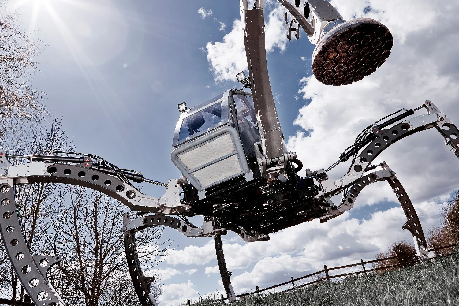Hexapod-Mantis-Robot-Matt-Denton-Image-from-WIRED-magazine-shoot-Joe-McGorty